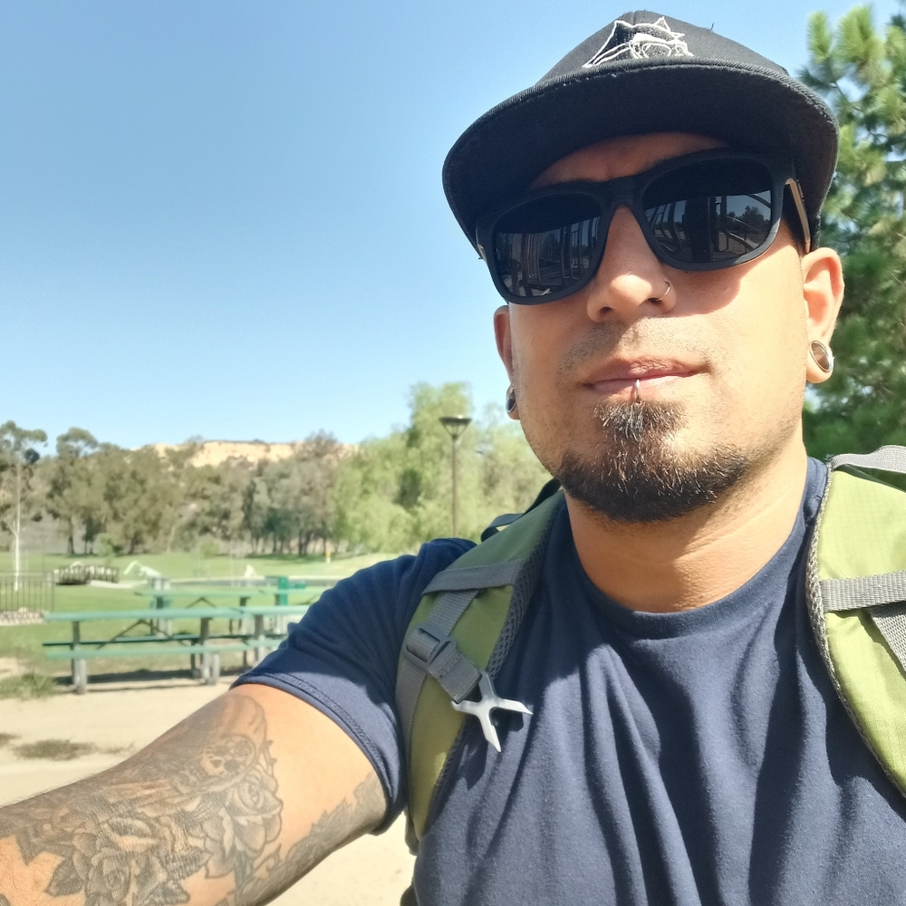 Meet your Posher, Carlos